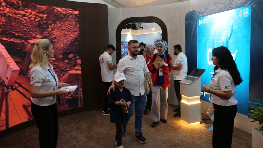 Vatandaşlar, TEKNOFEST Güneydoğu'da "COP31"e ilişkin bilgilendiriliyor