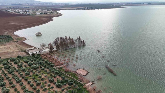 Reyhanlı Barajı'nda sular yükseldi, Karakaya ve Acer köyleri sular altında kaldı