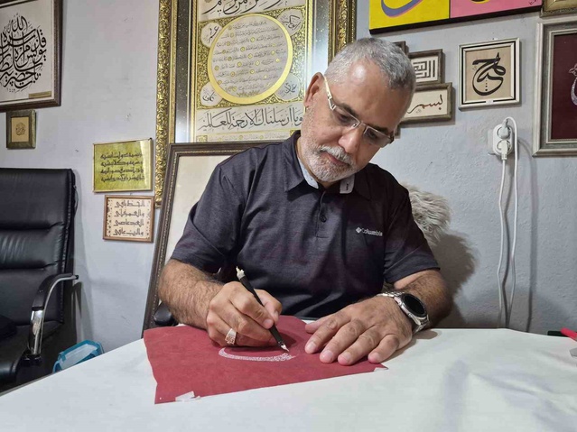 Eskişehirli hattat Fidan, toz zerreleri kadar ince Gubari hattının zorluğunu anlattı