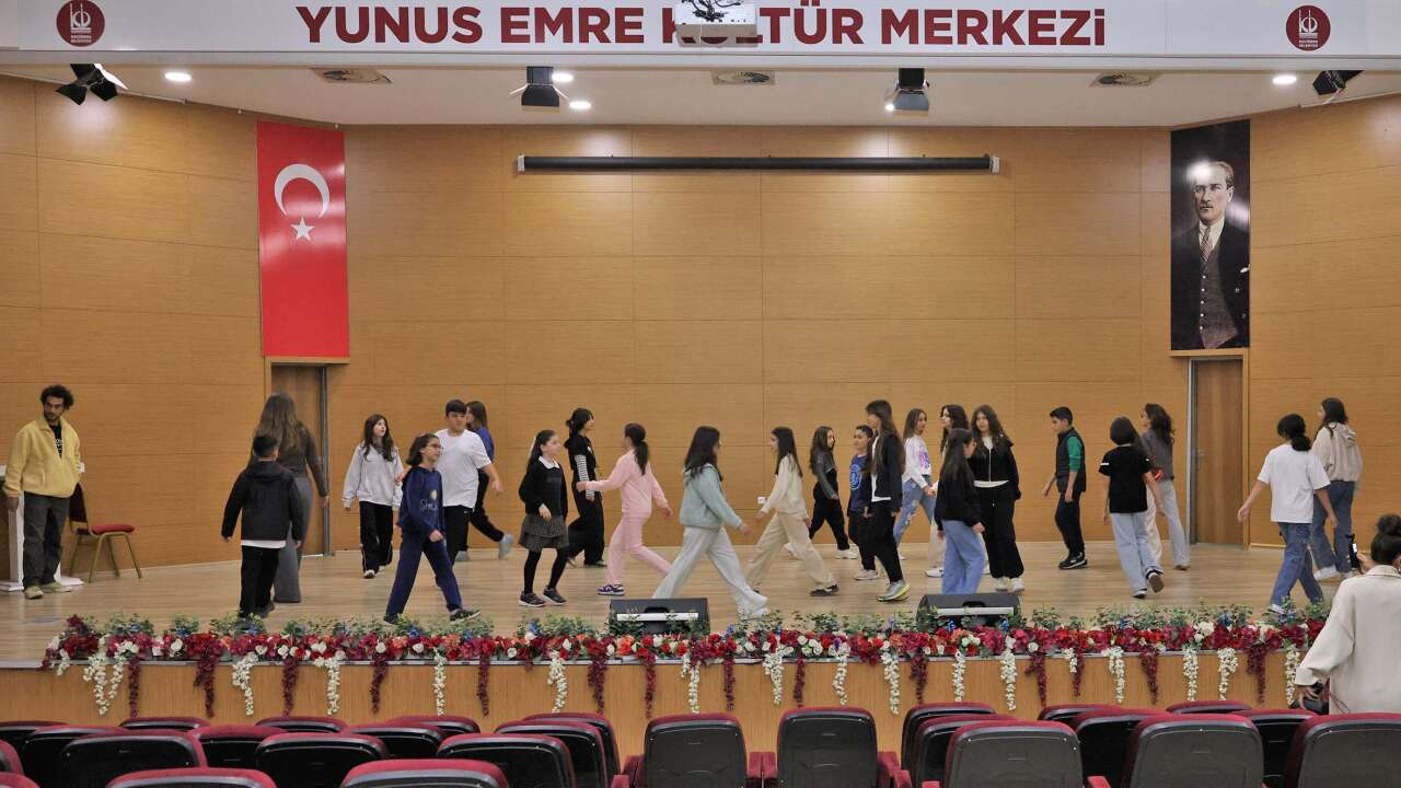 Keçiören Belediyesi kent tiyatrosu’nda ücretsiz eğitimler başladı