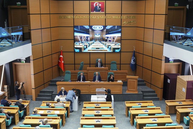 Üsküdar Belediye Meclisinde AK Partili Sarıoğlu başkan vekilliğine 24 oyla seçildi