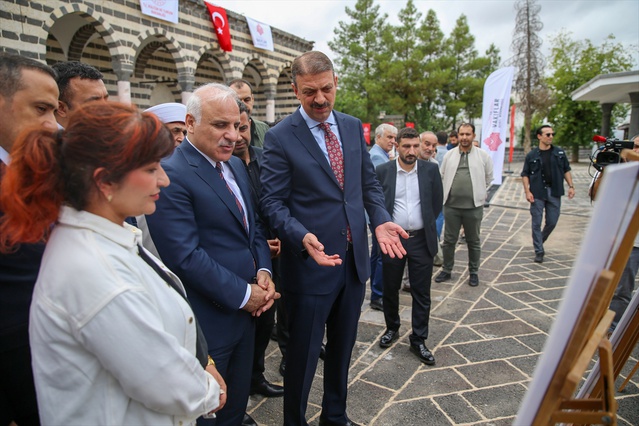 Diyarbakır ve Bingöl'deki 6 tarihi cami restorasyonun ardından ibadete açıldı