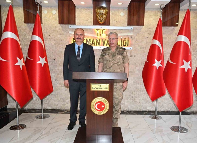Jandarma Denetleme Başkanı Tümgeneral Şakir Uslu, Batman Valisi Canalp'ı ziyaret etti