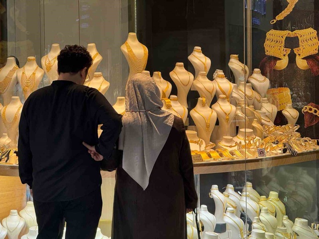 Altında satış baskısı sürüyor: Gram 6 bin 550 lira, 8 bin liradan alanlar zararda