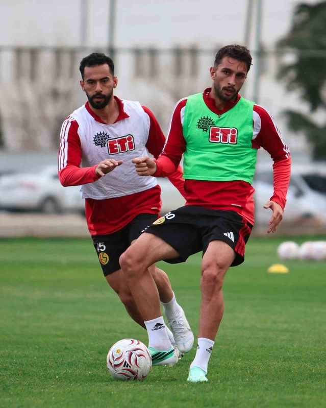 Eskişehirspor, 17 Ekim'de Alsancak Stadı'nda oynanacak Altay maçına hazırlanıyor