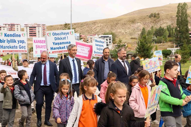 Bayburt'ta Dünya Yürüyüş Günü'nde Yeni Şehir Parkı'nda farkındalık yürüyüşü yapıldı