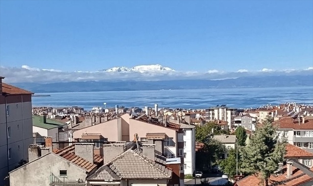 Beyşehir'de 2 bin 998 metrelik Dedegöl zirvesi kar örtüsüyle kaplandı