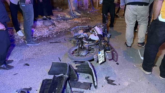 Adıyaman'da iki motosikletin çarpıştığı kazada yaralanan 2 kişi hastaneye kaldırıldı