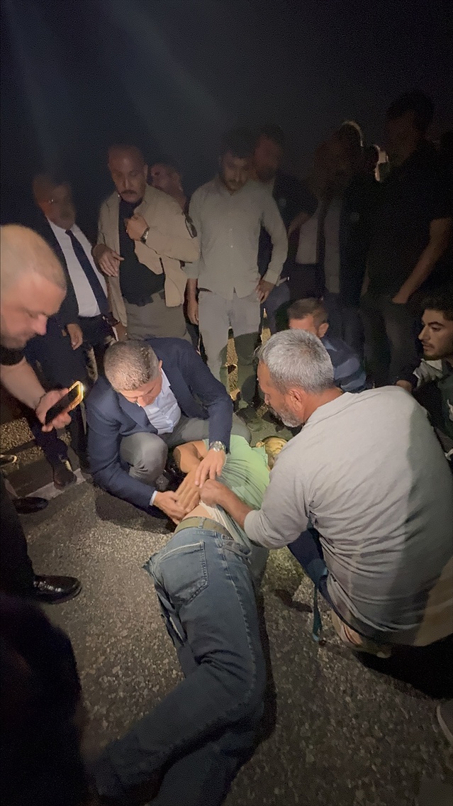 Adıyaman'da hafif ticari aracın çarptığı yaya yaralandı, vekil Şan müdahale etti