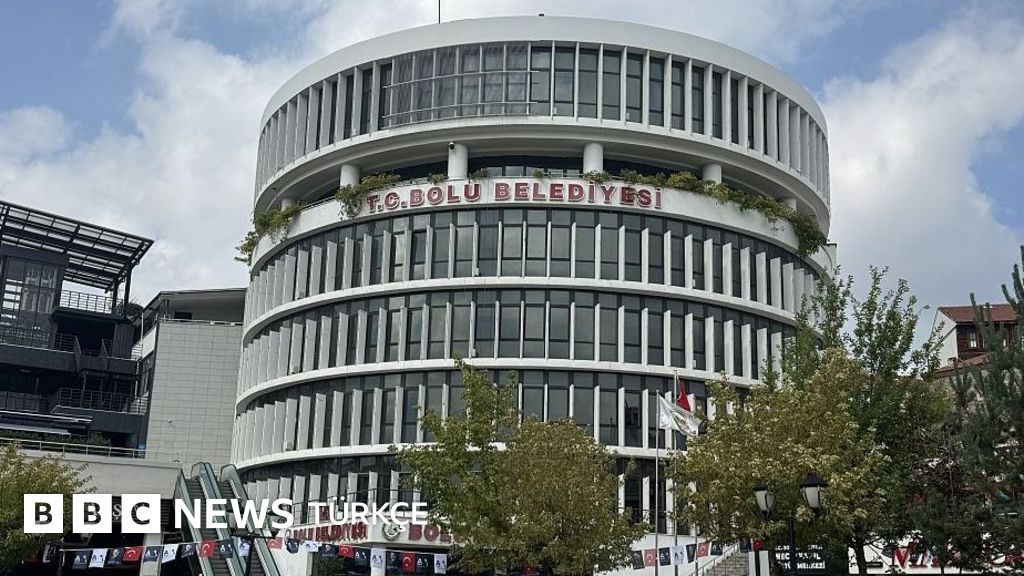 Bolu Belediyesi'ne operasyon: Başkan Yardımcısı dahil dört kişi gözaltında
