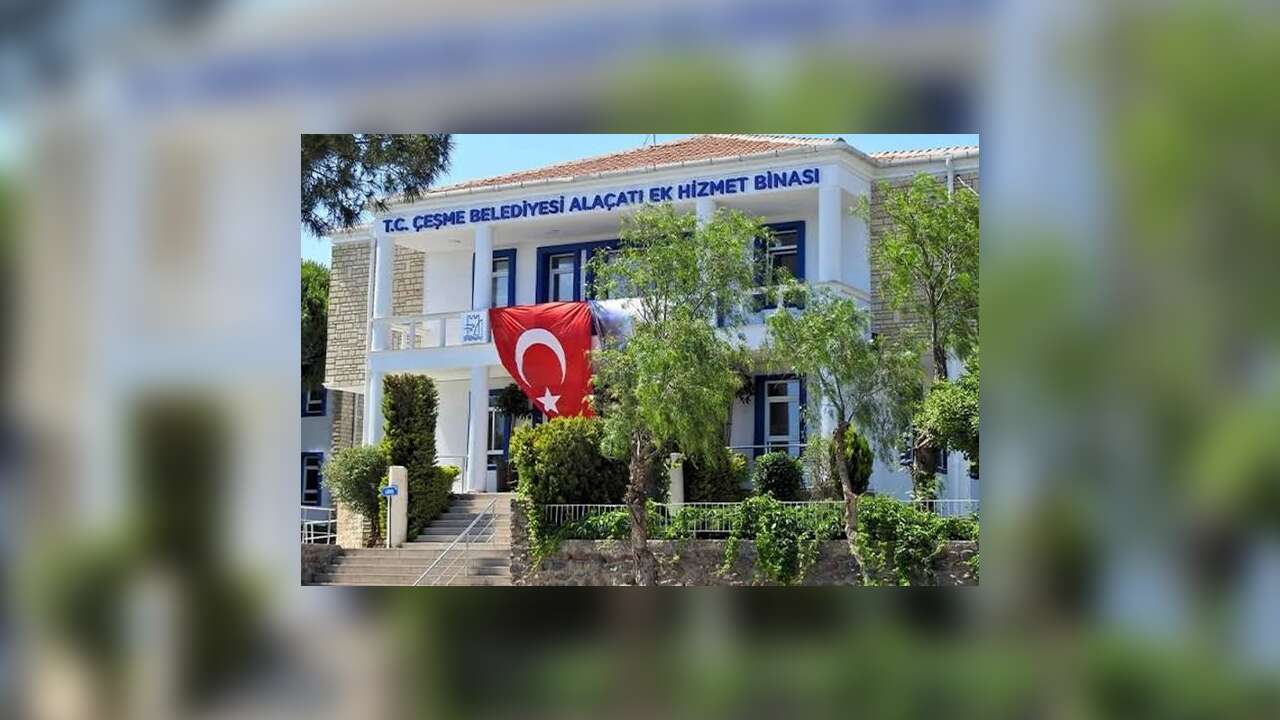 Çeşme Belediyesine operasyon düzenlendi: 3 gözaltı