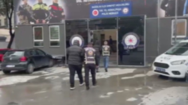 Trafikte saldırı amacıyla araçtan inen iki sürücüye 360 bin TL para cezası