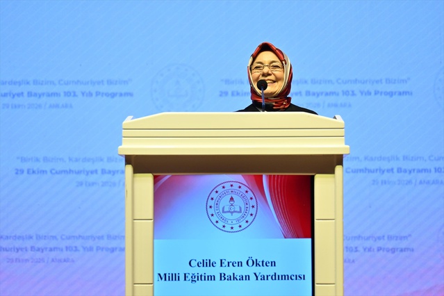 MEB'in düzenlediği Cumhuriyet'in 103. yılı yarışmasında dereceye girenler ödül aldı