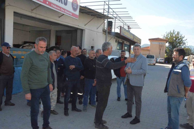 Aydın Germencik'te sanayi esnafı, bin kişiye geçim sağlayan sitede kavşak istedi