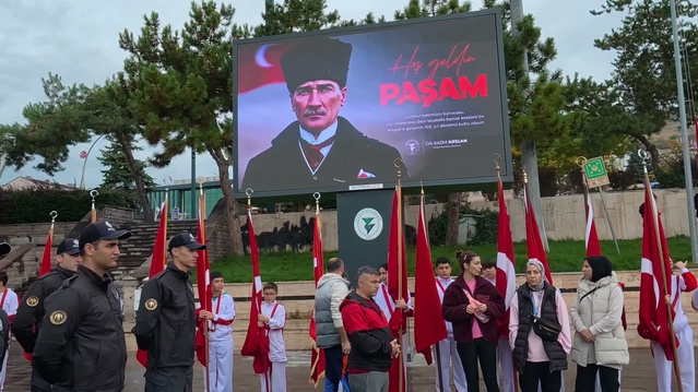 Yozgat'ta Atatürk'ün gelişinin 102. yılı Cumhuriyet Meydanı'nda törenle anıldı