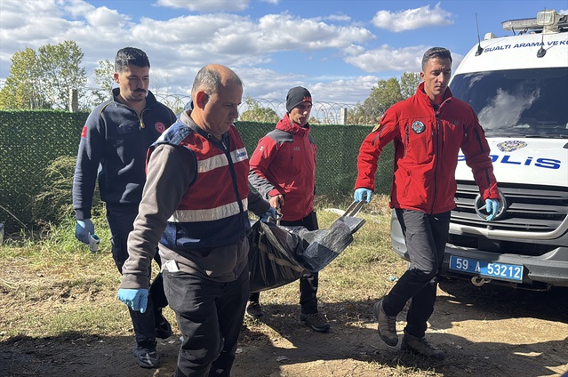Edirne'de Meriç Nehri'nde alabora olan bottan kaybolan 2 çocuktan biri ölü bulundu