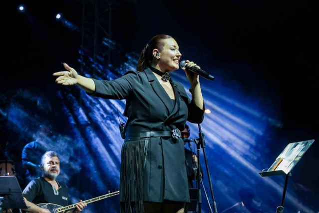 Çine'de Tuğçe Kandemir ve Melek Mosso konserleri hava muhalefeti nedeniyle ertelendi