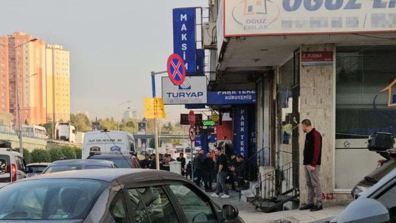 Silahlı çatışma çıktı: 1'i polis 2 kişi hayatını kaybetti, 2 kişi yaralandı