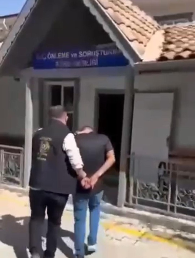 Antakya'da 22 saatlik kamera incelemesiyle 11 bilezik çalan 2 zanlı yakalandı