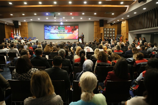İzmir'de Dünya Gıda Günü'nde 645 milyon insanın açlıkla karşı karşıya olduğu belirtildi