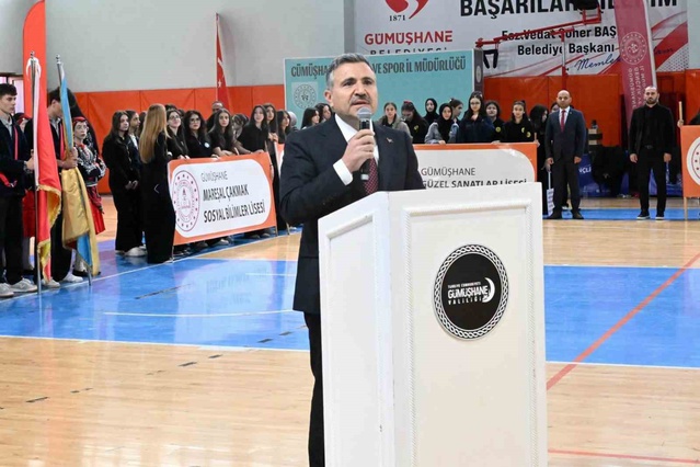 Gümüşhane'de Cumhuriyet'in 103. yıl dönümü Aydın Doğan Spor Salonu'nda kutlandı
