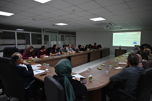 Enez Kaymakamı Fırat Sütçüler'de muhtarla görüştü, Edirne'de yurt toplantısı yapıldı