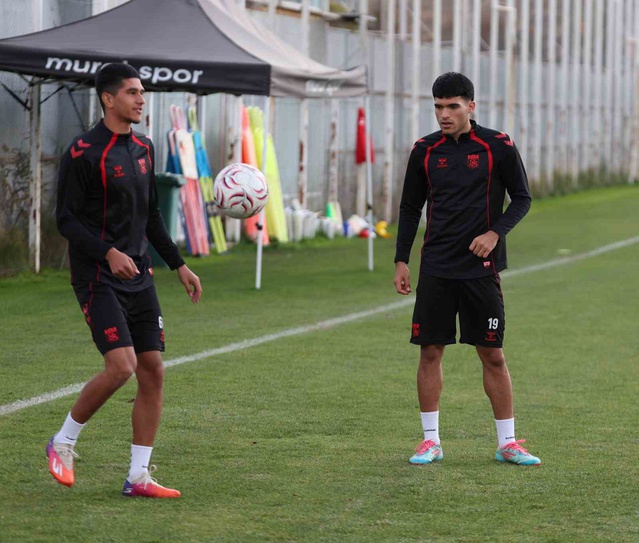 Sivasspor Teknik Direktörü Çavuş, Boluspor maçı öncesi hedefe taşıyacaklarını söyledi