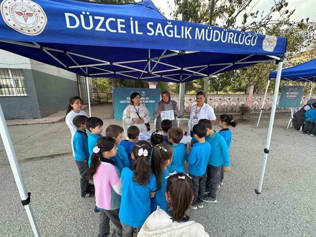 Düzce Konuralp'te 407 ilkokul öğrencisine sağlıklı yaşam ve hijyen eğitimi verildi