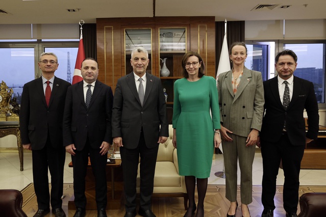 İngiltere'nin Ankara Büyükelçisi Anderson, Bakan Bolat ile Made in EU'yu görüştü