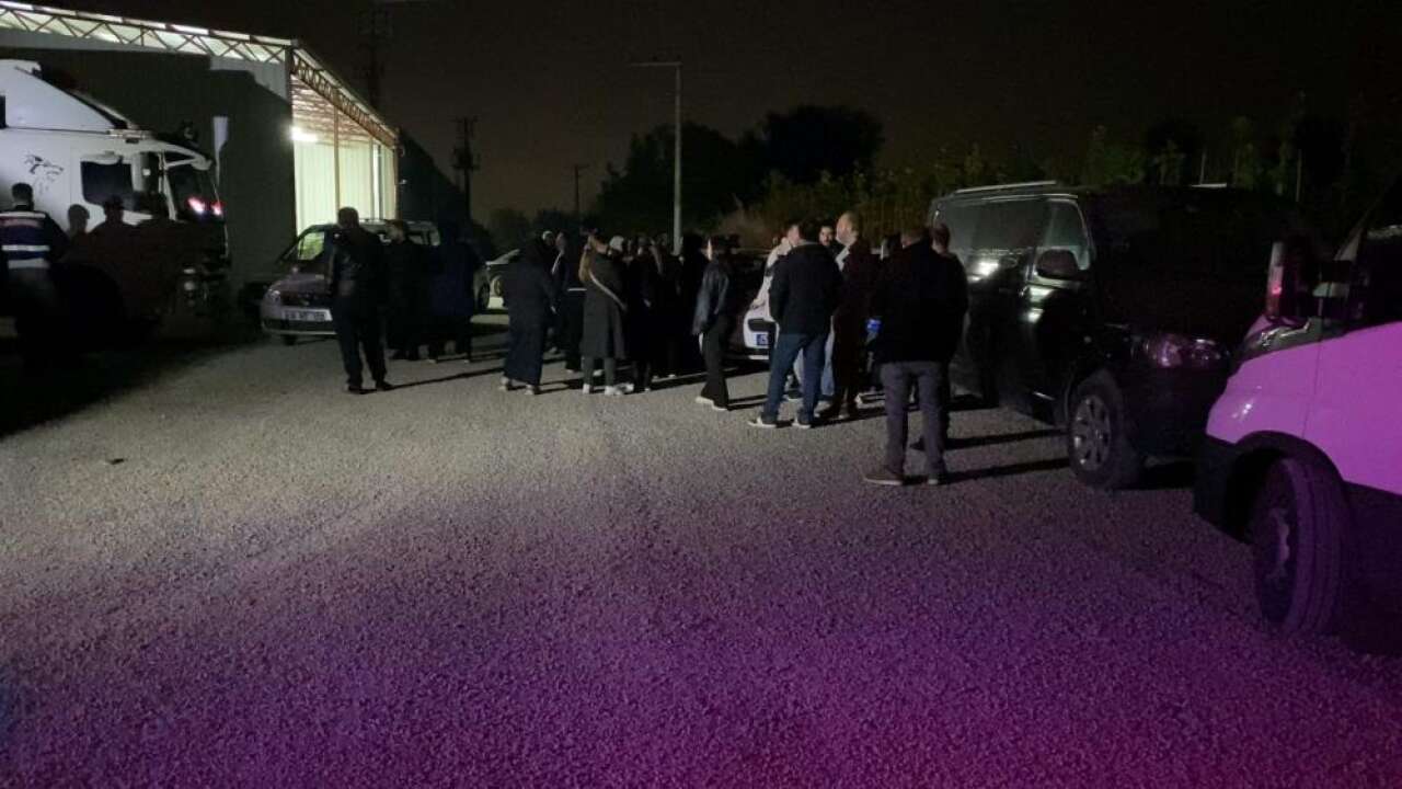 Maaşını alamayan işçiler fabrikayı bastı!