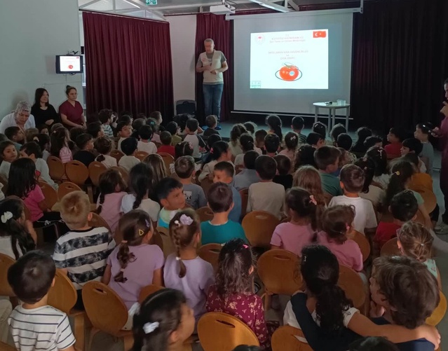 Muğla Köyceğiz'de anaokulu öğrencilerine gıda israfı ve güvenliği dersi verildi