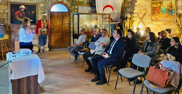 Gelibolu'da Biyografi Akademisi'nde Prof. Dr. Mine Çardak Piri Reis'i anlattı
