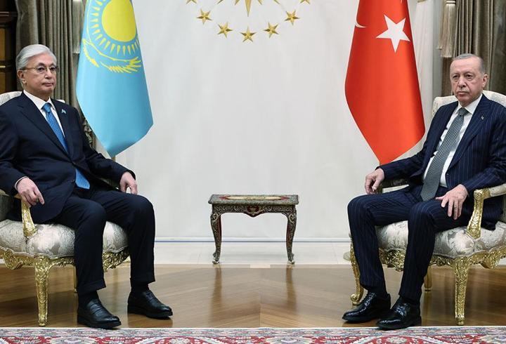 Ankara'da Türk dünyası diplomasisi! Erdoğan, Tokayev'i 21 pare top atışıyla karşıladı
