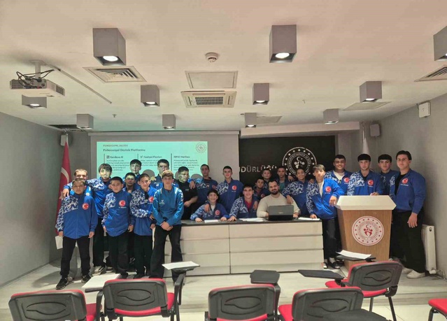 Psikolog Yıldırım, Kayseri SEM'de güreşçilere zihinsel performans semineri verdi