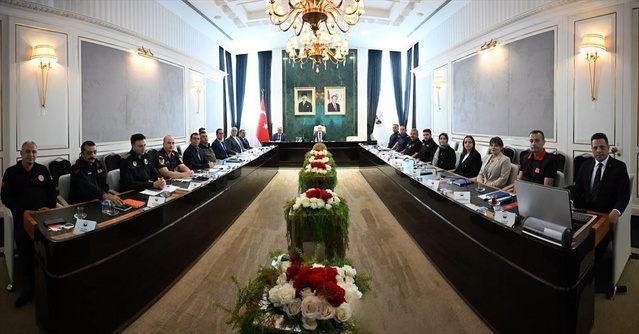 Kırklareli'nde Vali Turan başkanlığındaki 112 toplantısında asılsız ihbarlar ele alındı