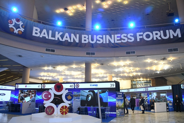 Ekonomi Bakanı İbrahimaj, Tiran'daki Balkan İş Forumu'nda bölgesel işbirliğini vurguladı
