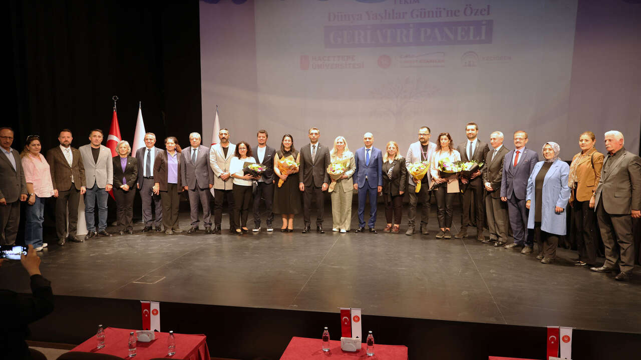 Keçiören'de Dünya Yaşlılar Günü'ne özel Geriatri Paneli