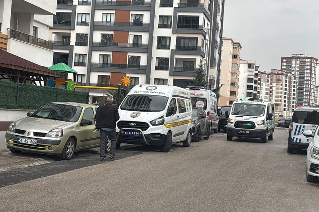 Niğde'de 22 yaşındaki genç kız çatı katında ölü bulundu