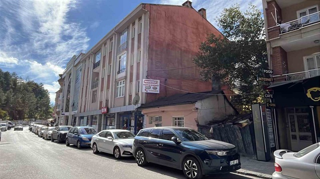 Sivas'ta 60 yıllık müstakil ev apartmanlar arasında sahibinin hatıralarını yaşatıyor
