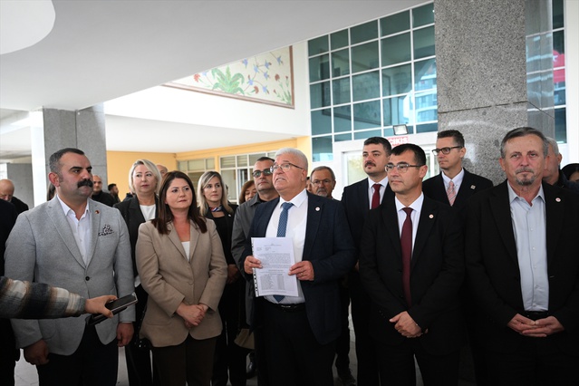 Yeni Parti Edirne İl Başkanı Yücel Balkanlı mazbatasını alarak göreve başladı