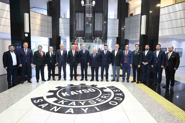 Hulusi Akar, yeniden seçilen KAYSO Başkanı Büyüksimitci'yi tebrik etti