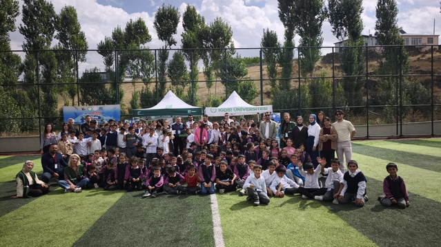 Iğdır'da 237 projeden biri olan bilim programında öğrenciler çevreci sabun üretti