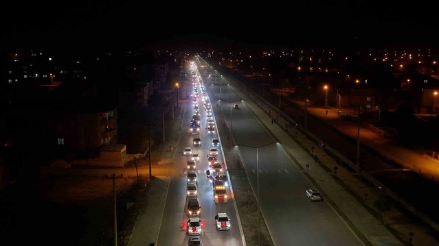 Iğdır'da Cumhuriyet Bayramı konvoyu vatandaş ilgisiyle yaklaşık 1000 araca ulaştı
