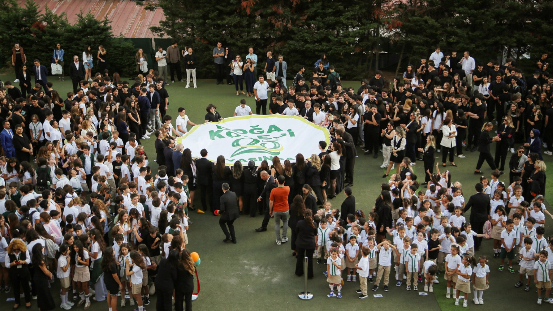 Doğa Koleji eğitimde 25 yıllık başarı yolculuğunu kutluyor