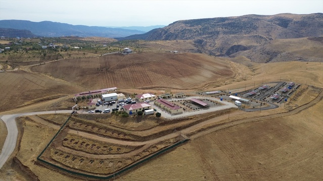 Siirt'te 8 noktadan toplanan yemek artıkları 1 ton mama kapasiteli ünitede işleniyor