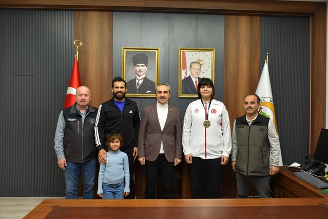 Avrupa boks şampiyonu Bulat, Giresun Orman Bölge Müdürü Yaprak'ı ziyaret etti