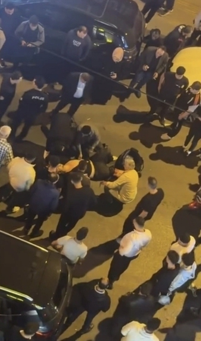 Esenler'de iddiaya göre silahlı kavgada 2 kişi yaralandı, polis şüphelileri arıyor
