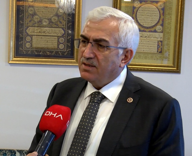 AK Parti'li Öz, çocukları zararlı yönlendirmeden korumak için felsefe dersi önerdi