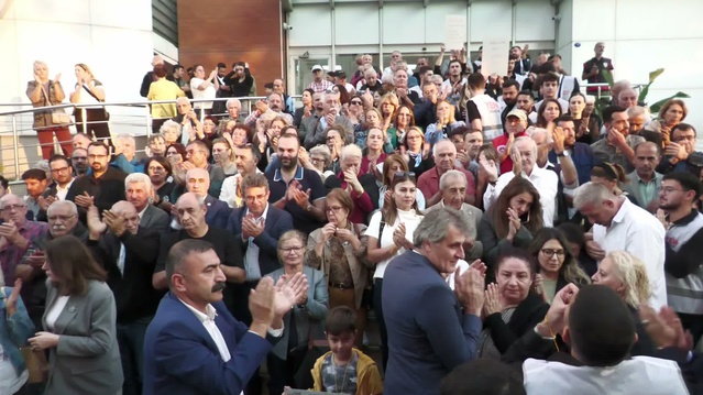 İzmir'de YENİ Parti, Çiğli Belediye Başkanı'nın AK Parti'ye geçişine tepki gösterdi