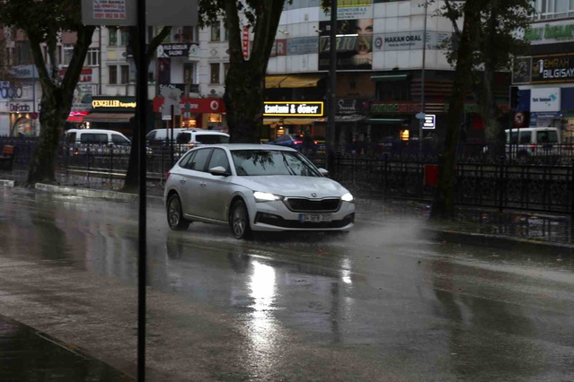 Kastamonu Valiliği kuvvetli sağanak uyarısı yaptı, yağışlar cumaya kadar sürecek